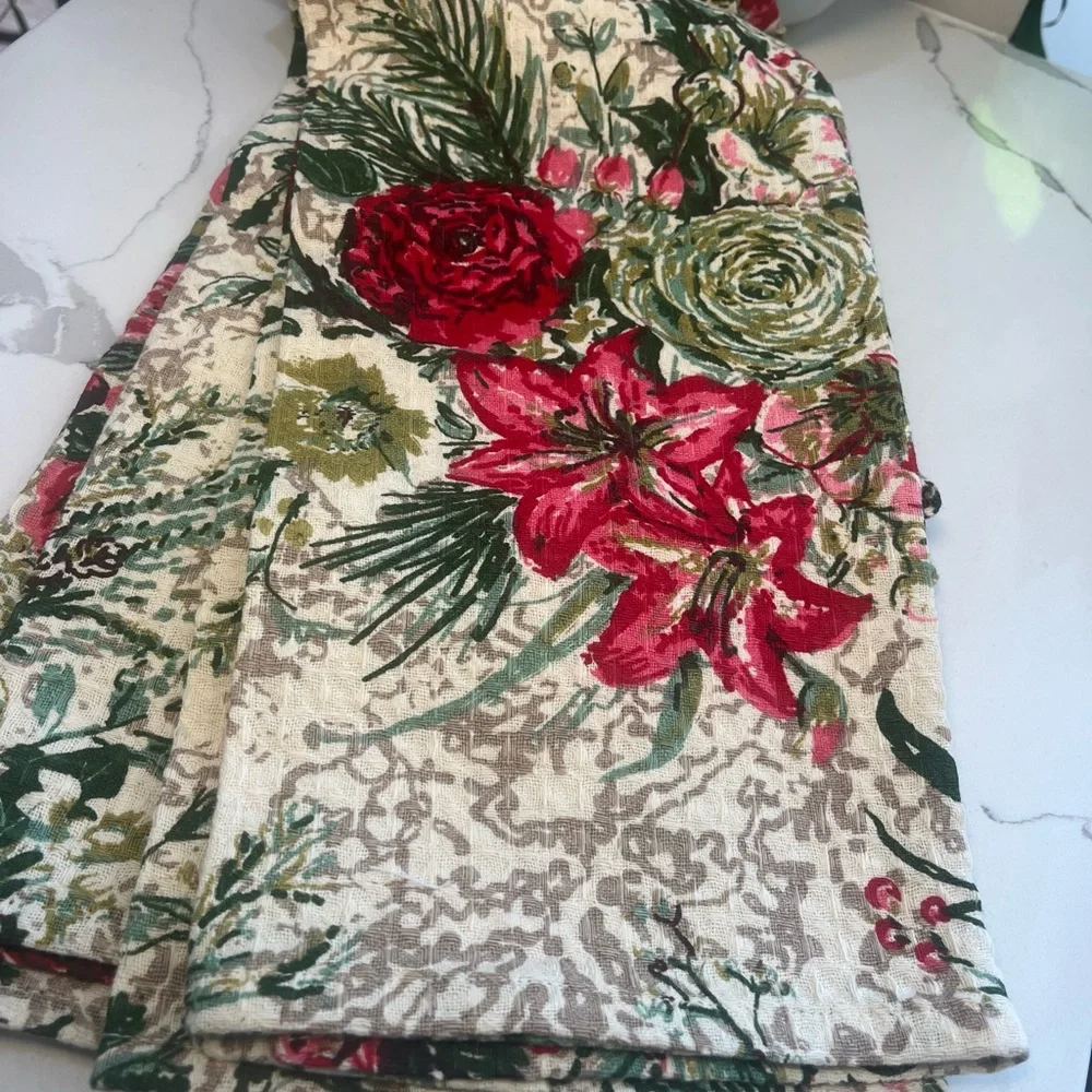 April Cornell Merry Antique Tea Towels Red Green Floral Set/3 Tea Cotton NWT